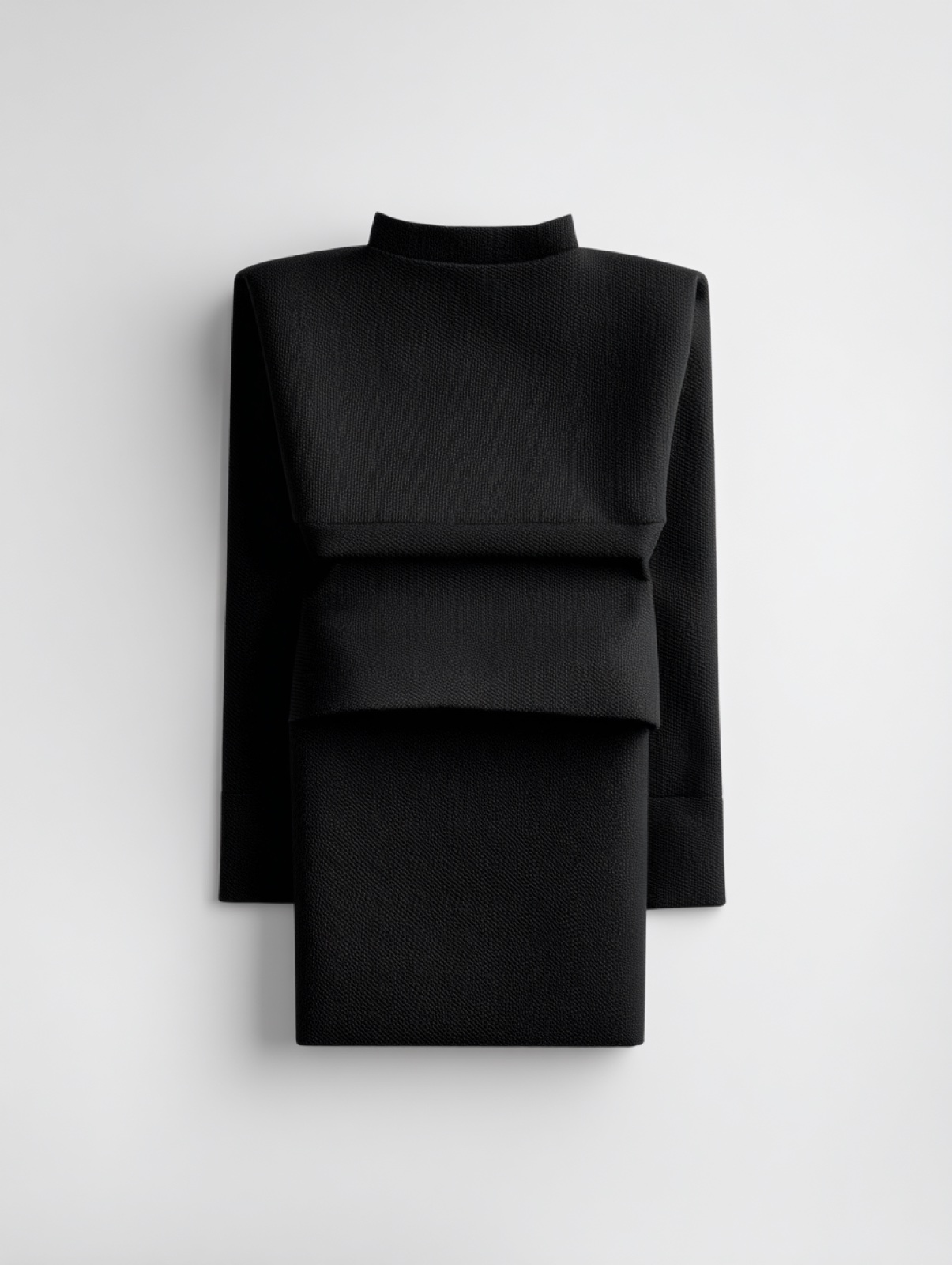 Robe noire structurée